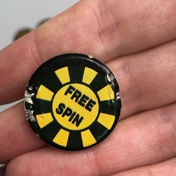vintage wheel of fortune game free spin cardboard tokens 7 total 1 damaged - Picture 4 of 7